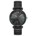 Minimalistisch quartz horloge detail met zwarte wijzerplaat, roségouden indexen en band. - Zwart