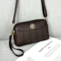 Elegante borsa a tracolla in pelle PU marrone da donna con molteplici tasche con zip. - Caffè