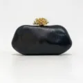 Schwarze unregelmäßige Abendtasche mit goldenem Kronenverschluss für elegante Anlässe - 22*7*14 / Schwarz