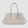 Borsa tote morbida grigia in pelle con ciondolo a stella, borsa a spalla capiente. - Taglia L / Bianco Grande