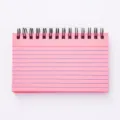 Rosa Spiralnotizbuch mit linierten Seiten, tragbares Notizheft für Büro und Schule ideal. - Horizontal / Rosa