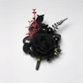 Dunkle gotische schwarze Rosen künstliche Blume Boutonnière Detail für Hochzeitskleid Dekoration - Ansteckblume