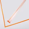 Rollo de papel de envolver floral transparente con borde naranja brillante para ramo. - Naranja