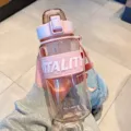 Rosa große Sport Kunststoff Wasserflasche mit Tee-Einsatz und einem tragbaren Riemen. - 650ml / Rosa