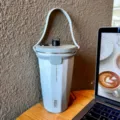 Gobelet isotherme en acier inoxydable avec poignée et couvercle pour le bureau. - 600ml / Gris Clair + Sangle