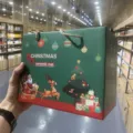 Weihnachten Keramik Tasse Geschenkbox mit festlichem Weihnachtsmann und Rentier Design. - Grün Geschenkbox