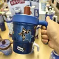 Isolierter Edelstahl Becher mit Henkel, modischem Jeansmuster und Sterne für Büro und Auto. - 550ml / Blau