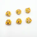Cuentas de mariposa de resina con marco de oro rosa y pedrería para joyería DIY. - 22mm (1 Pieza) / Amarillo