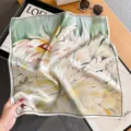 Lussuoso foulard quadrato in seta da 53 cm con stampa floreale artistica da donna. - Verde Chiaro Giallo