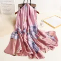 Sciarpa in seta rosa con stampa loto, elegante scialle lungo di protezione solare. - Rosa