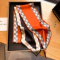Elegante sciarpa di seta arancione e nera con stampa di lettere moda autunnale per donne - Rosso