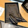 Elegante foulard twilly effetto seta a righe nero e oro da donna, accessorio alla moda. - Marrone scuro