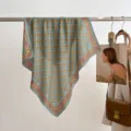Sciarpa quadrata vintage con stampa geometrica, elegante accessorio da collo per donne. - Verde Acqua