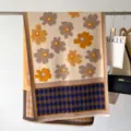 Calda sciarpa autunnale e invernale con stampa floreale di girasole e motivo geometrico. - Giallo Beige
