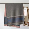 Sciarpa invernale con nappe colorblock e stampa geometrica retro, scialle caldo. - Rosa grigiastro