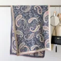 Sciarpa frange effetto cashmere autunno inverno donna lungo scialle stampa paisley. - Blu