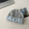 Bonnet en tricot pelucheux gris pour femmes, bonnet d'hiver chaud et épais avec lettres élégantes. - Taille unique / Gris