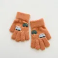 Gros plan de gants tricotés chauds pour enfants avec motif de voiture mignon et matière douce - 3-5 Ans Taille Unique / Orange
