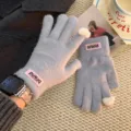 Gants d'hiver duveteux et douillets pour femmes gants tactiles chauds en tricot gris. - Taille unique / Gris