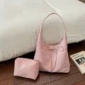 Roze suède hobo schoudertas met cosmetische etui, grote casual dagelijkse shopper. - Roze
