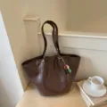 Casual retro bruine shopper tas voor dames, grote stijlvolle capaciteit schoudertas. - Met Hanger / koffiekleur