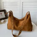 Bruine vintage suède schoudertas met klinknagels, stijlvolle casual crossbodytas. - Eén maat / Bruin