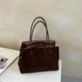 Bruine suède shopper tas voor dames, grote capaciteit schoudertas casual retro. - Met Hanger / koffiekleur