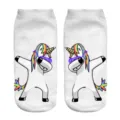 Calzini corti stampati con un simpatico unicorno per un look casual e divertente. - Taglia unica / A211 (Unicorno)