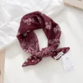Burgunderrotes Vintage Blumen quadratisches Tuch, eleganter Halsschmuck fur Herbst und Winter. - Paisley Weinrot / 55*55CM