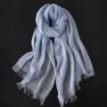 Hellblaue strukturierte Fransen-Langschal fuer Damen, casual einfarbiger Fruehherbst-Halstuch. - 190x67cm / Hellblau