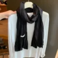 Schwarzer einfarbiger Knitter-Schal für Damen, vielseitiges elegantes Herbst Winter Mode Accessoire. - 180*65cm / Schwarz