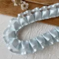 Primer plano de detalle de ribete de encaje plisado azul claro, accesorio de tela DIY. - Borde de Volante Azul Claro (1#) / 1m x 2,8cm