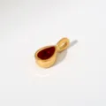 Eingefasster roter Tropfen-Anhänger in Goldfarbe für elegante Damen-Halsketten Accessoires. - Anhänger Ohne Kette (Tropfenform/G73) / Dunkelrot