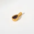Exquisites tropfenförmiges goldenes Schmuckstück mit lila Stein, elegantes Accessoire. - Anhänger Ohne Kette (Tropfenform/G74) / Dunkellila