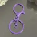 Lila Metall Schlüsselanhänger Set mit Karabiner und Ring, ideal für DIY Taschenanhänger Basteln. - Karabiner-Dreiteiler / Lila