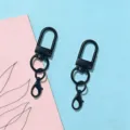 Detailansicht schwarzer U-formiger drehbarer Schlusselanhanger Karabinerhaken fur DIY Bastelzubehor. - Tor-Schnalle + Karabinerverschluss / Schwarz