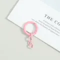 Rosa Federring Schlüsselanhänger Detailansicht, bunte lackierte Metall Bastelzubehör für DIY. - Federring mit vierteiliger Kette / Rosa