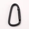 Schwarzer Metall Karabiner Haken fuer Rucksack Outdoor Camping Ausruestung und Alltag. - Schwarz