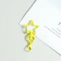 Porte-clés mousqueton étoile jaune pendentif en métal pour accessoires de breloques de perles DIY. - Jaune