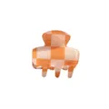 Dettaglio molletta per capelli in acrilico a quadretti arancione bianco, accessorio. - Arancione