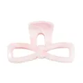 Dettaglio molletta per capelli in marmo rosa, elegante fermaglio a fiocco in resina. - Rosa chiaro