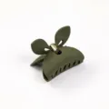 Morsetto per capelli verde oliva opaco, design con orecchie di farfalla per acconciature. - Verde