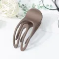 Minimalista molletta per capelli marrone cava, elegante pinza opaca per lo styling quotidiano. - Caffè