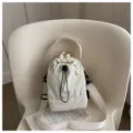 Borsa a secchiello leggera crema con coulisse borsa a tracolla casual minimalista per bottiglia - Bianco