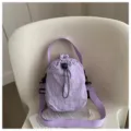 Borsa a tracolla viola leggera con coulisse, secchiello casual per telefono e borraccia. - Viola