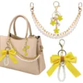 Mooie parel strik tas ketting sleutelhanger, gele bloem handtas hanger detail weergave. - Stijl 20