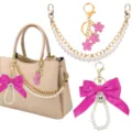 Elegante parel dubbele ketting tasriem en roze strik bloem sleutelhanger detailweergave - Stijl 10