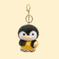Süßer Pinguin Plüsch Schlüsselanhänger flauschige Tier Puppe Tasche Anhänger mit gelbem Kleid - Süßer Baby-Pinguin