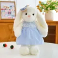 Lindo conejito de peluche con vestido de lunares azul y lazo, suave muñeca de peluche de conejo. - Vestido Azul Conejo Blanco