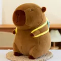 Mignon jouet en peluche capybara avec sac à dos, poupée marron douce, cadeau animal pour enfants. - 35cm / Style Sac à Dos Abeille